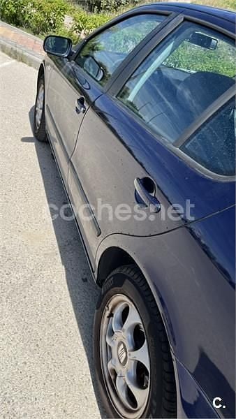 Usado Seat Toledo 110 CV (80 kW) 2001 Azul Berlina