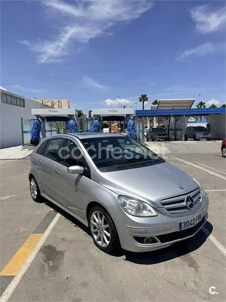 Usado Mercedes B200 193 CV (141 kW) 2007 Gris / plata Monovolumen