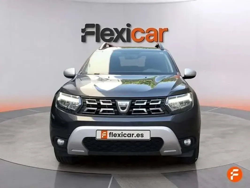 Usado Dacia Duster Prestige 101 CV (74 kW) 2021 Gris SUV