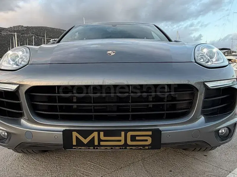 Usado Porsche Cayenne S E-Hybrid 416 CV (305 kW) 2016 Gris / plata SUV