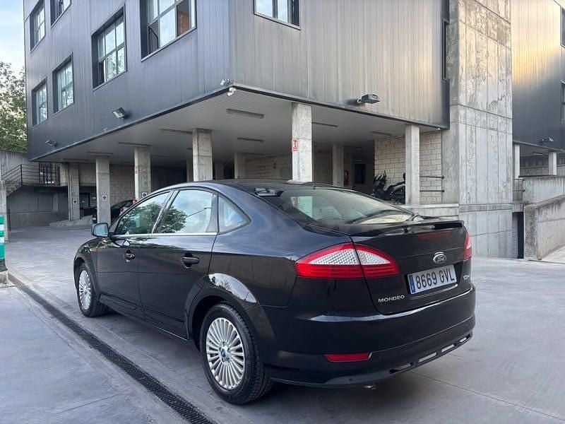 Usado Ford Mondeo 125 CV (91 kW) 2010 Negro Berlina