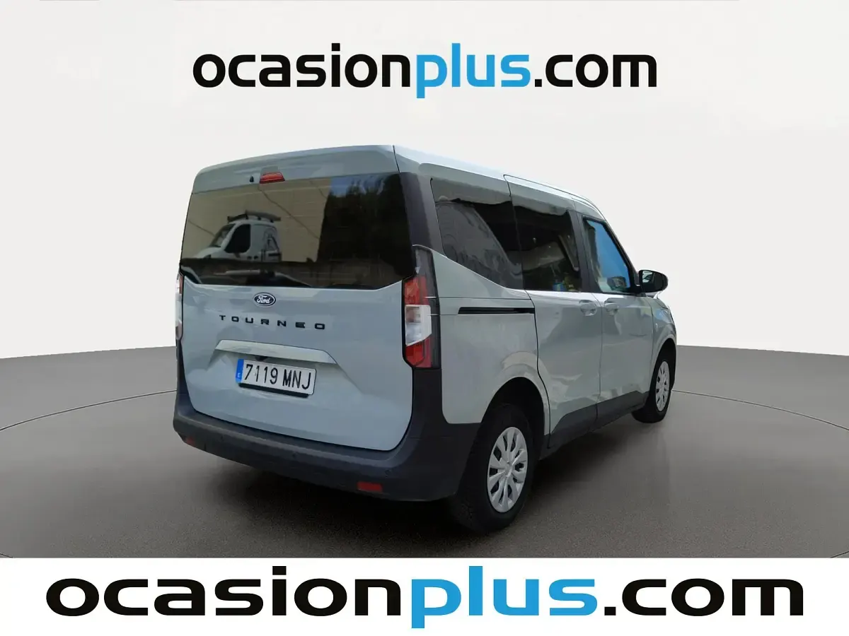 Käytetty Ford Tourneo Courier Trend 125 HP (91 kW) 2024 Harmaa Tila-auto