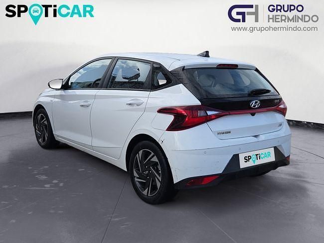 Usado Hyundai i20 100 CV (73 kW) 2021 Blanco Berlina