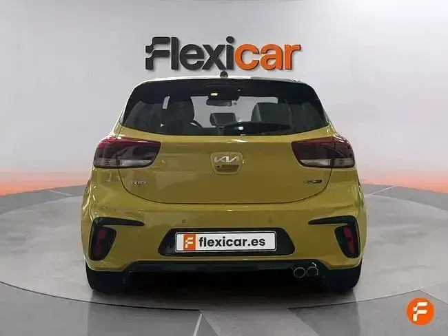 Usado Kia Rio GT-Line 100 CV (73 kW) 2023 Amarillo