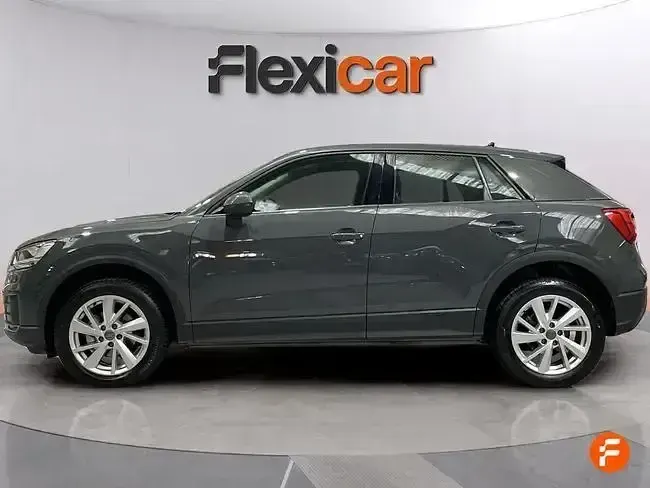 Usado Audi Q2 Advanced Plus 116 CV (85 kW) 2020 Gris SUV