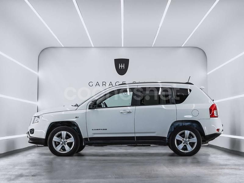 Usado Jeep Compass Sport 136 CV (100 kW) 2012 Blanco SUV