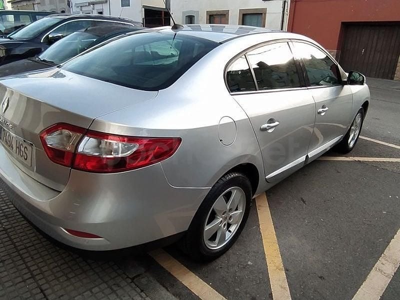 Usado Renault Fluence Dynamique 110 CV (80 kW) 2011 Gris / plata Berlina