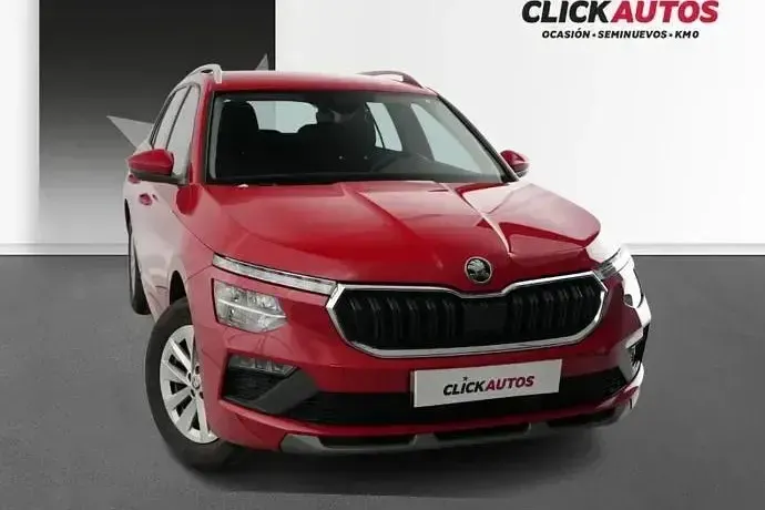 Usado Skoda Kamiq Selection 115 CV (84 kW) 2025 Rojo SUV