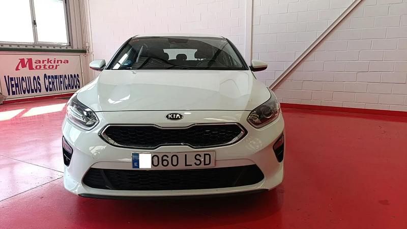 Używany Kia Ceed 136 KM (100 kW) 2021 Biały Hatchback