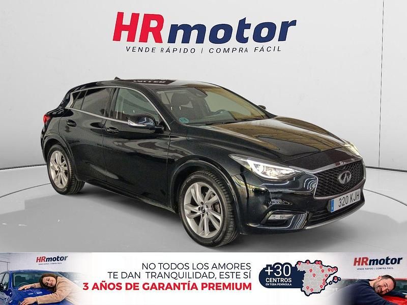 Usado Infiniti Q30 109 CV (80 kW) 2018 Negro Utilitario