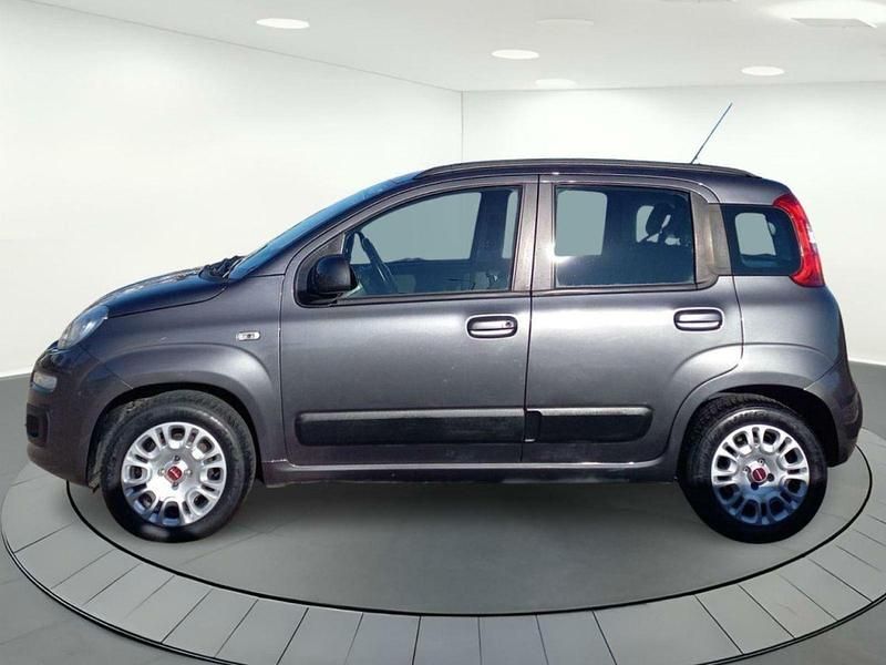 Usado Fiat Panda Lounge 69 CV (50 kW) 2019 Gris Utilitario