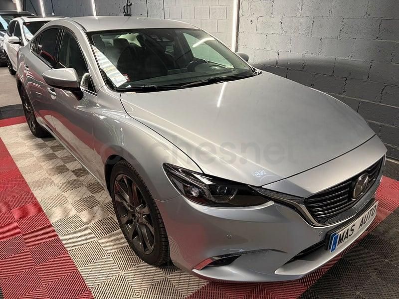 Usado Mazda 6 Luxury 175 CV (128 kW) 2015 Gris / plata Berlina