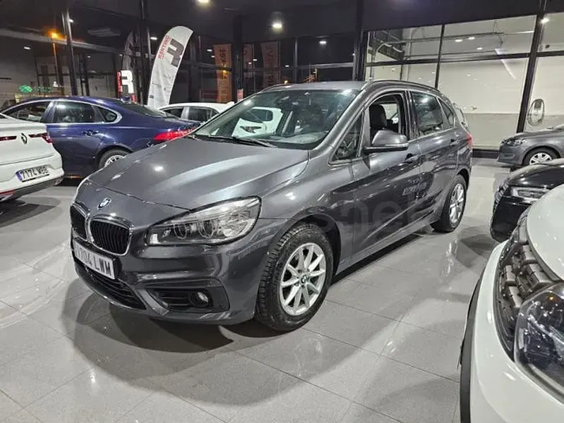 Usado BMW 216 Active Tourer Comfort Edition 116 CV (85 kW) 2016 Gris / plata Monovolumen