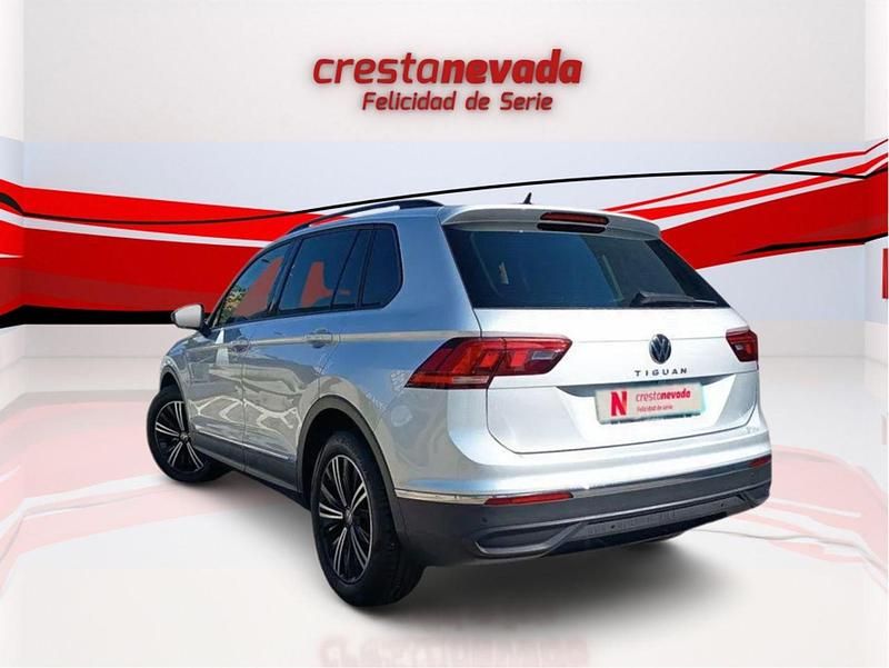 Usado VW Tiguan Life 150 CV (110 kW) 2022 Gris SUV