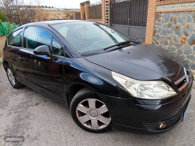 Usado Citroën C4 VTR Sport 90 CV (66 kW) 2005 Negro Berlina