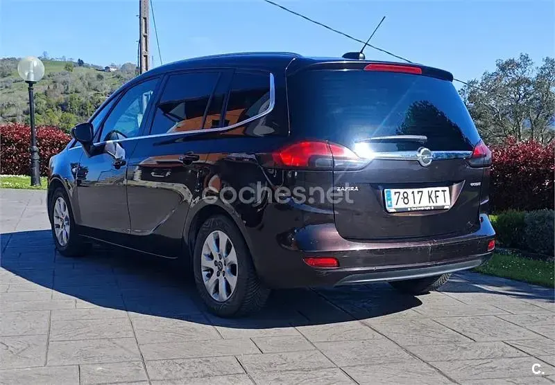 Usado Opel Zafira Tourer Selective 140 CV (102 kW) 2017 Marrón Monovolumen
