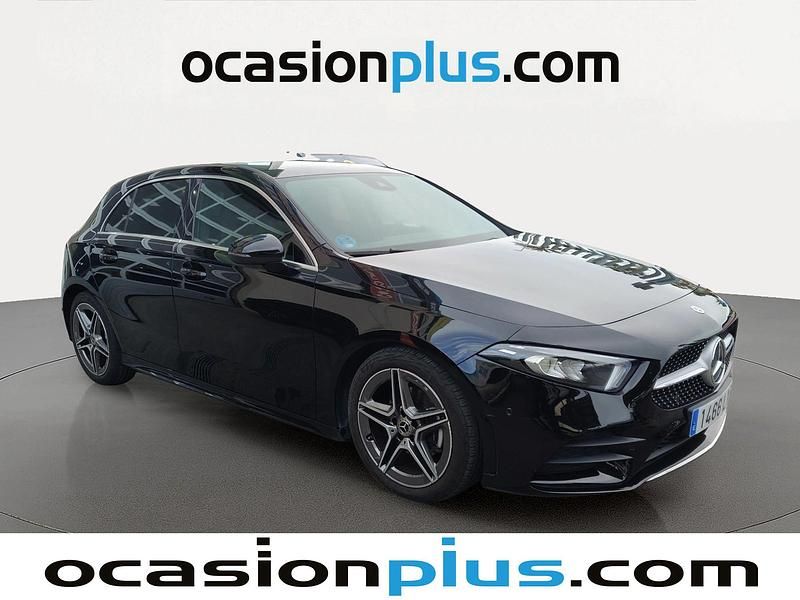 Usado Mercedes A180 AMG 116 CV (85 kW) 2022 Negro Utilitario