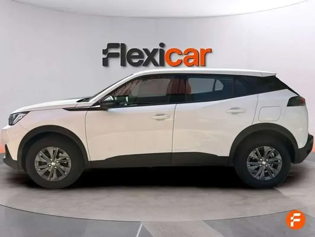 Usado Peugeot 2008 Active 101 CV (74 kW) 2022 Blanco SUV