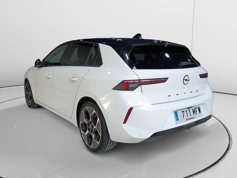 Usado Opel Astra GS Line 130 CV (95 kW) 2023 Negro