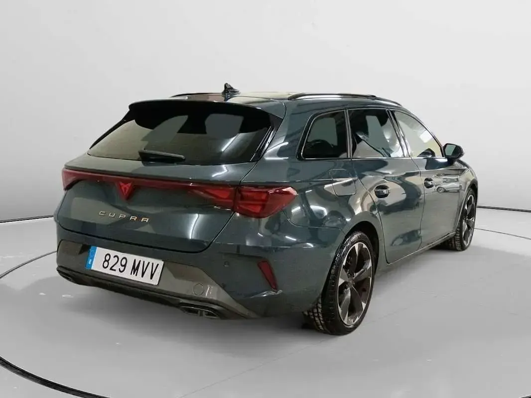 Usado Cupra Leon 150 CV (110 kW) 2024 Azul Familiar