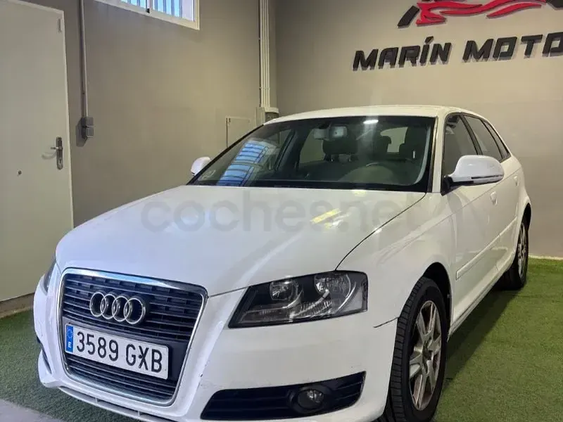 Usado Audi A3 Attraction 105 CV (77 kW) 2010 Blanco Utilitario