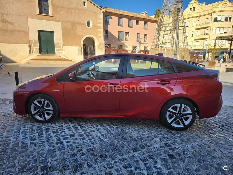 Usado Toyota Prius 122 CV (89 kW) 2018 Rojo Berlina