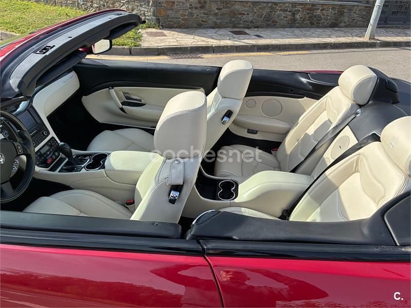 Usado Maserati GranCabrio 450 CV (330 kW) 2012 Rojo Descapotable