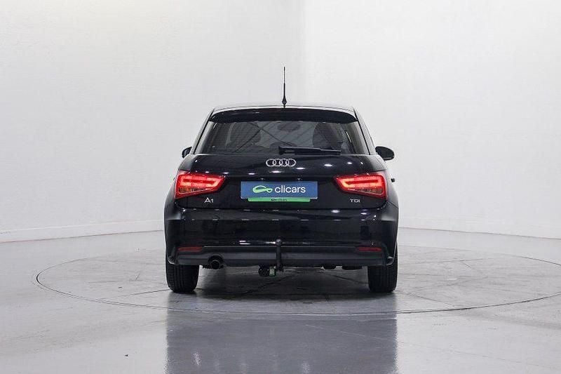 Usado Audi A1 Sportback Attraction 90 CV (66 kW) 2017 Negro Utilitario