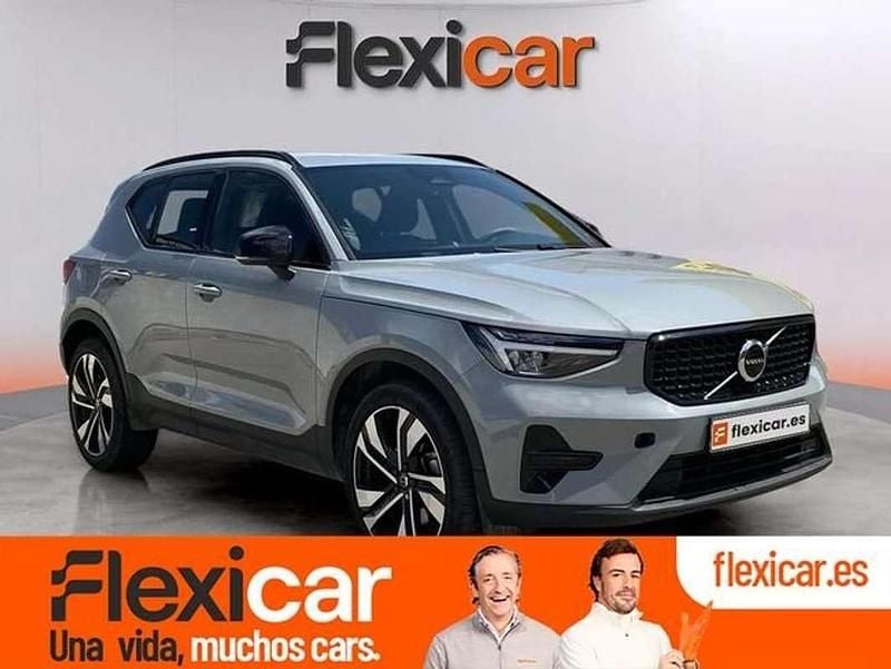 Gris Usado 2023 Volvo XC40 Plus SUV | 30.190 € (Buen precio) - Imagen 1/4