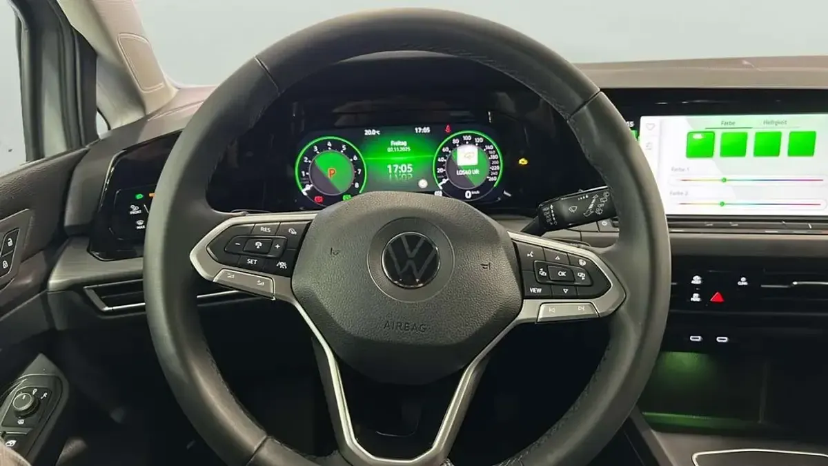 Usado VW Golf VIII Style 150 CV (110 kW) 2023 Gris Utilitario