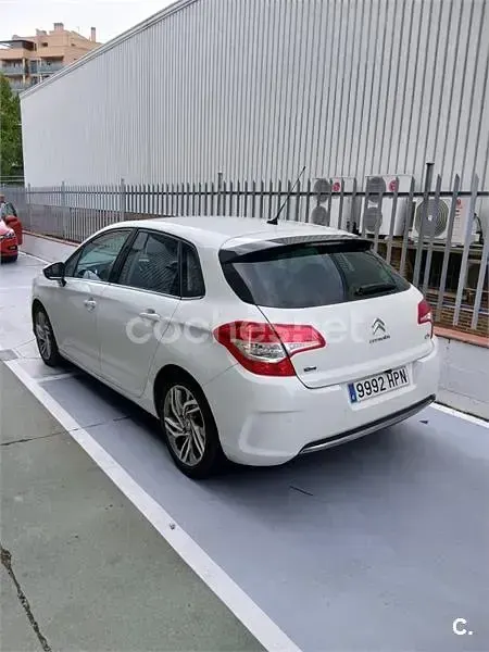 Usado Citroën C4 114 CV (83 kW) 2013 Blanco Berlina