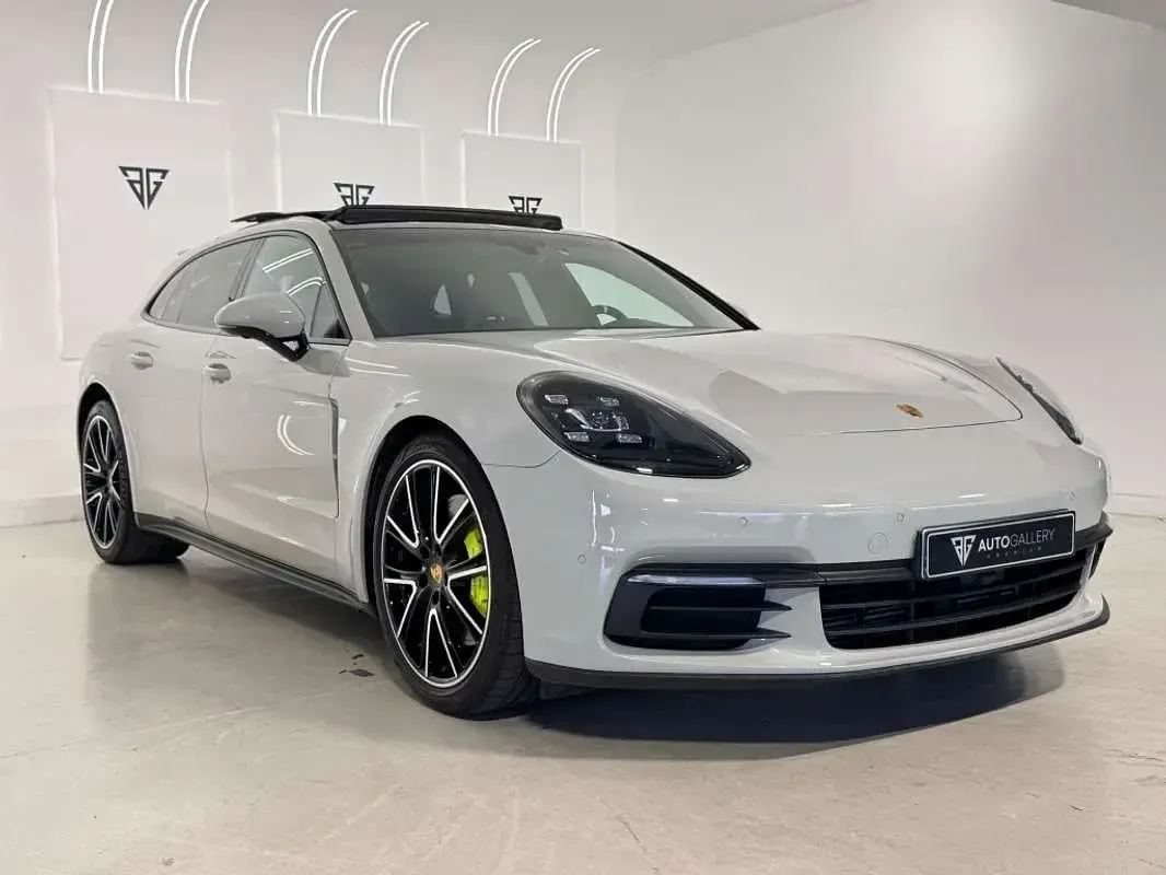 Usado Porsche Panamera 4 Sport Turismo Sport Turismo 330 CV (242 kW) 2018 Gris Familiar
