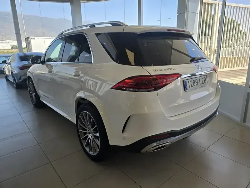 Usado Mercedes GLE300 272 CV (200 kW) 2022 Blanco SUV