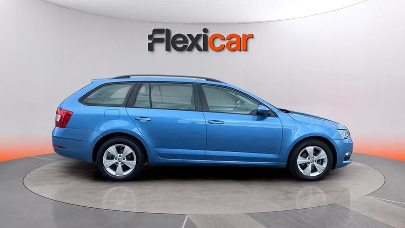 Usado Skoda Octavia 116 CV (85 kW) 2019 Azul Familiar
