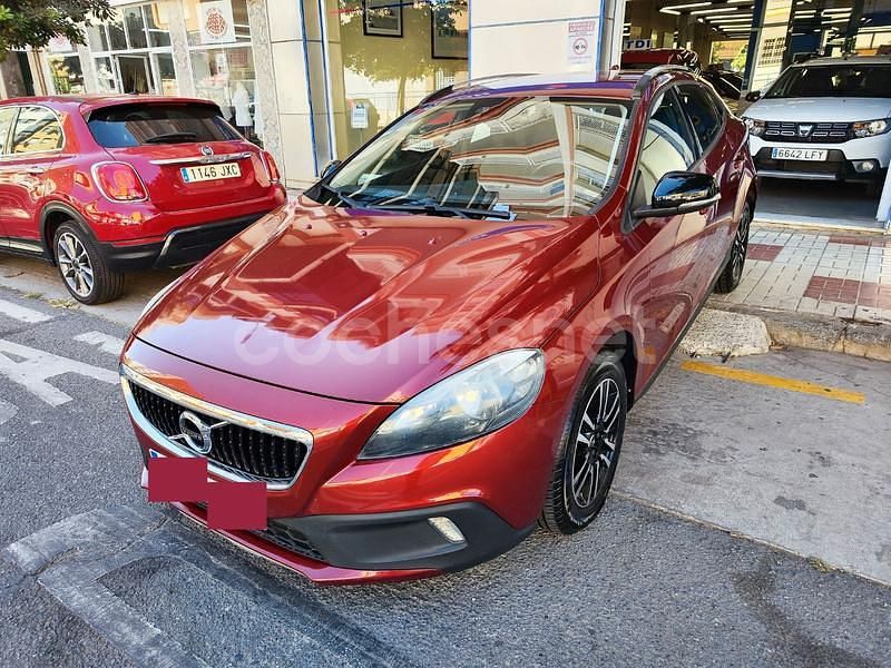 Burdeos Usado 2017 Volvo V40 CC Momentum Familiar | 14.800 € (Precio justo) - Imagen 1/4