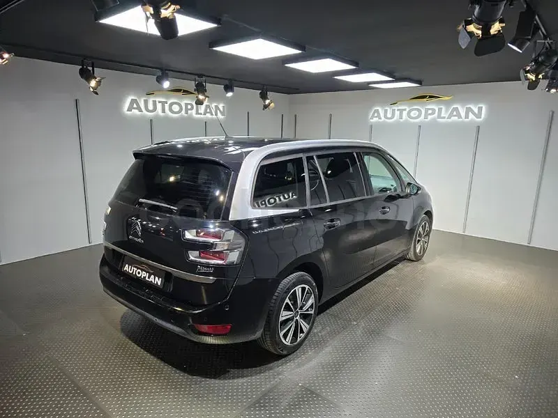Usado Citroën Grand C4 Picasso Feel 130 CV (95 kW) 2017 Negro Monovolumen