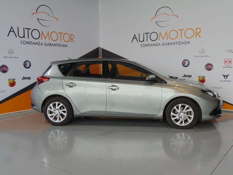 Gris Usado 2019 Toyota Auris Hybrid Berlina | 15.900 € - Imagen 1/4