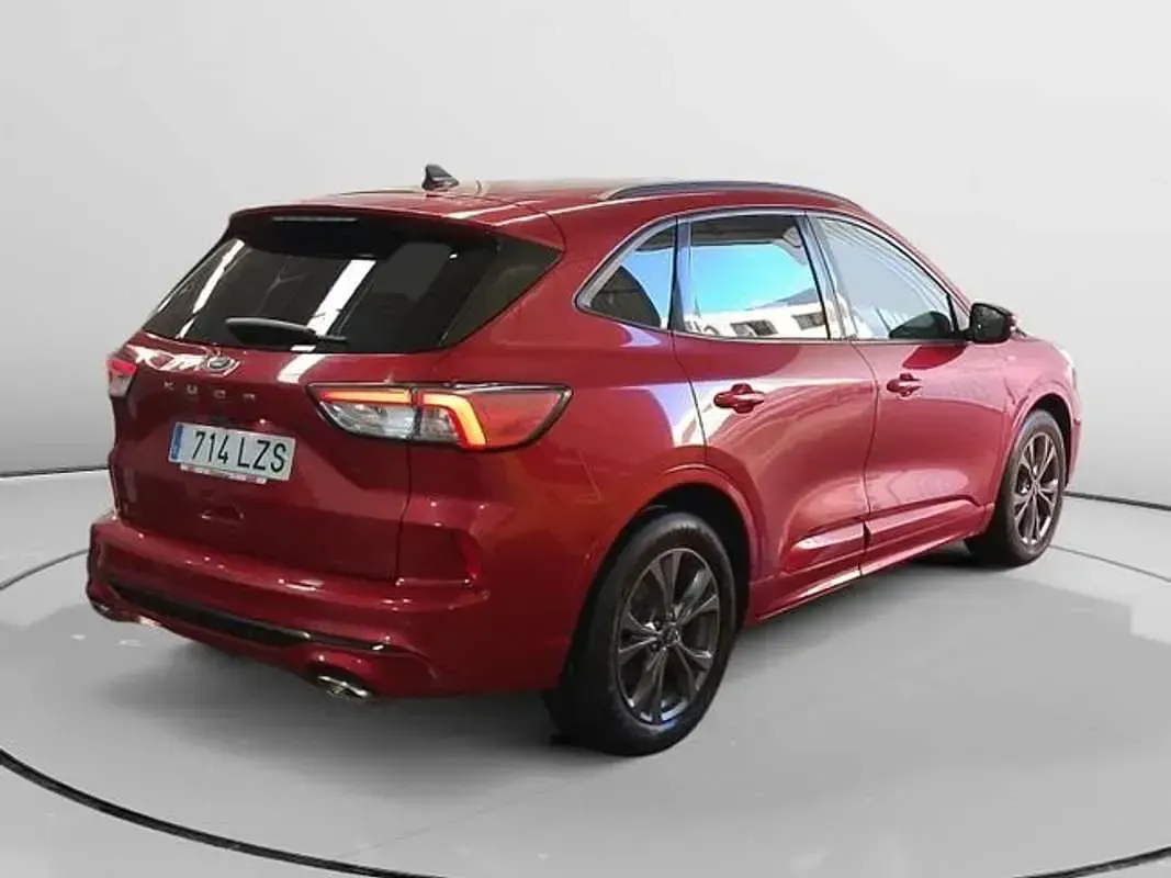 Usado Ford Kuga ST-Line 151 CV (111 kW) 2022 Rojo SUV