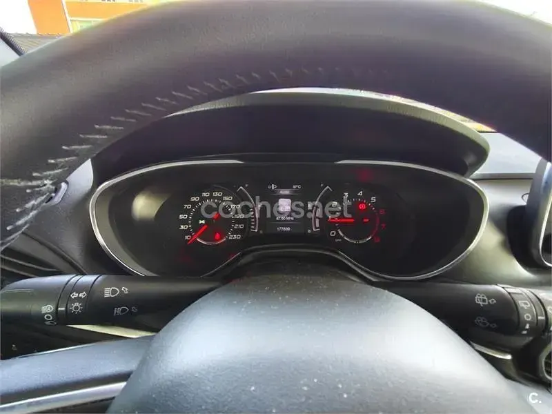 Usado Fiat Tipo Lounge 120 CV (88 kW) 2018 Negro Familiar