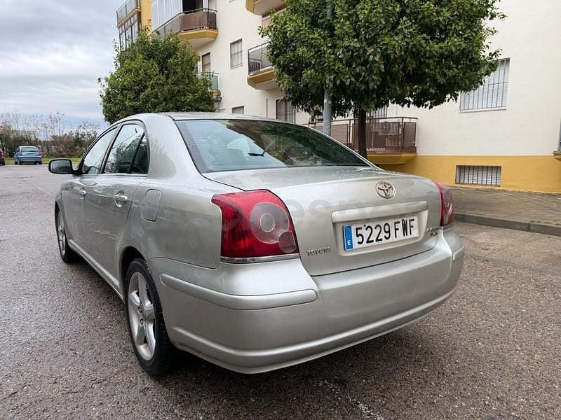 Usado Toyota Avensis Executive 150 CV (110 kW) 2007 Gris / plata Berlina
