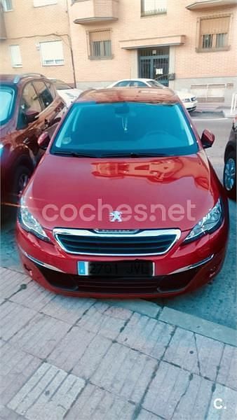 Usado Peugeot 308 SW Style 130 CV (95 kW) 2016 Granate Familiar