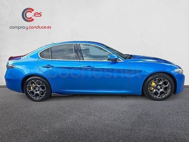 Usado Alfa Romeo Giulia Executive 190 CV (139 kW) 2019 Azul Berlina