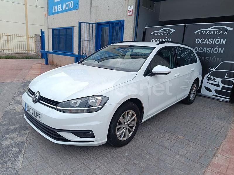 Blanco Usado 2020 VW Golf VII Advance Familiar | 11.990 € (Buen precio) - Imagen 1/4