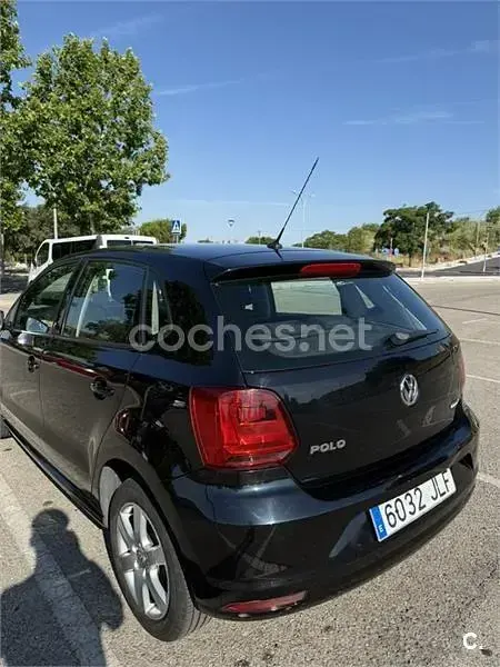 Usado VW Polo Advance 75 CV (55 kW) 2016 Negro Berlina