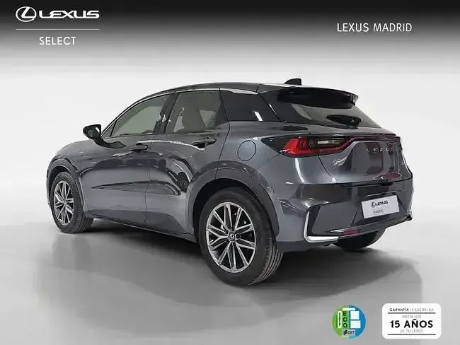 Usado Lexus LBX 136 CV (100 kW) 2025 Gris SUV