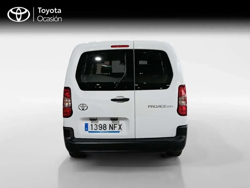 Usado Toyota Proace City City 102 CV (75 kW) 2025 Blanco Monovolumen