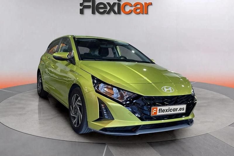 Verde Usado 2024 Hyundai i20 Berlina | 14.490 € (Super precio) - Imagen 1/4