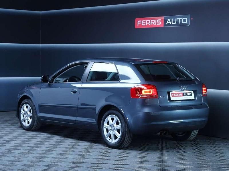 Usado Audi A3 Ambiente 125 CV (91 kW) 2010 Gris Utilitario