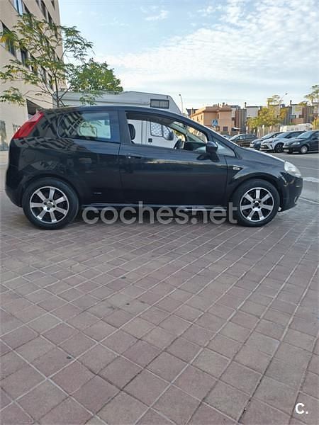 Negro Usado 2007 Fiat Grande Punto Active Utilitario | 2500 € (Buen precio) - Imagen 1/1