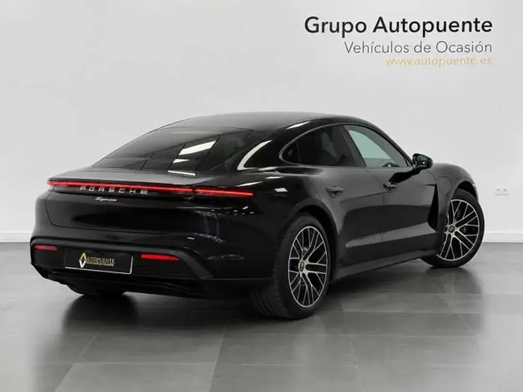 Usado Porsche Taycan 300 kW (408 CV) 2022 Negro Berlina